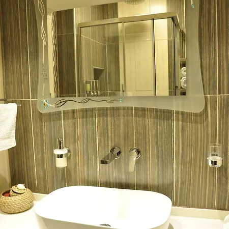 Agias Sofias Street Luxurious Tesalónica