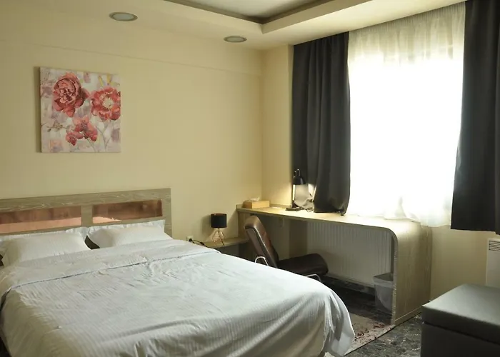 Agias Sofias Street Luxurious Apartamento Tessalónica