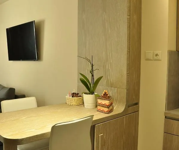 Agias Sofias Street Luxurious Apartamento Tessalónica