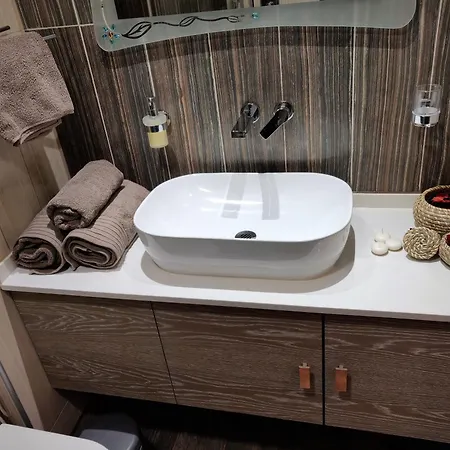 דירה Agias Sofias Street Luxurious סלוניקי