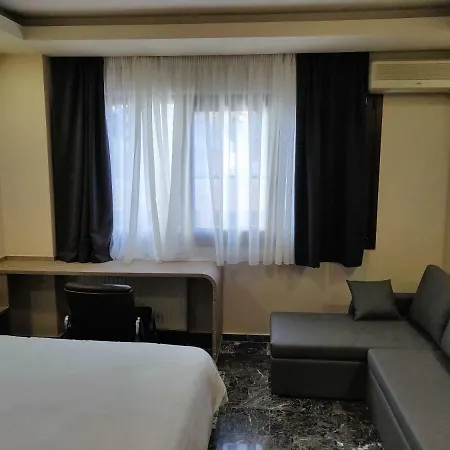 Agias Sofias Street Luxurious דירה