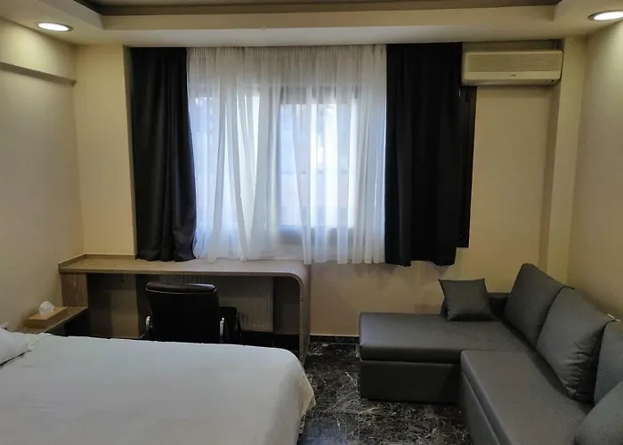 Agias Sofias Street Luxurious Apartamento